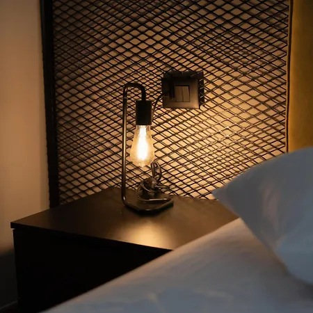 Noir Heaven - Sweet Escape *