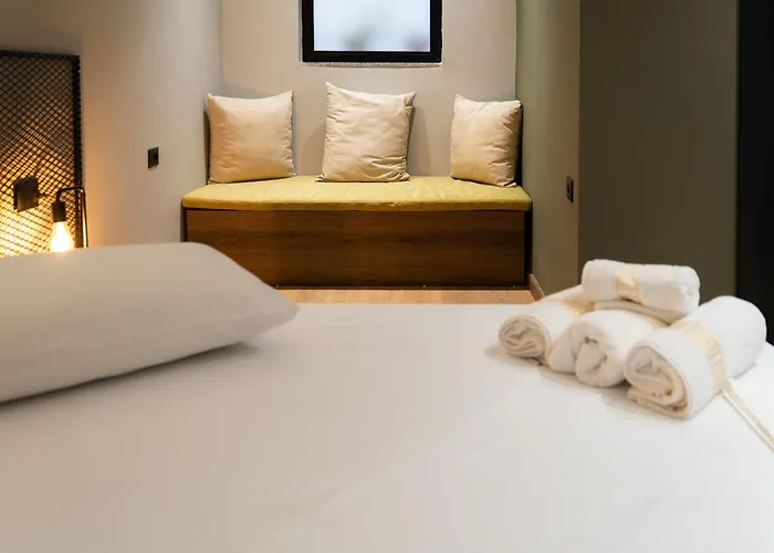 Noir Heaven - Sweet Escape * Tirana