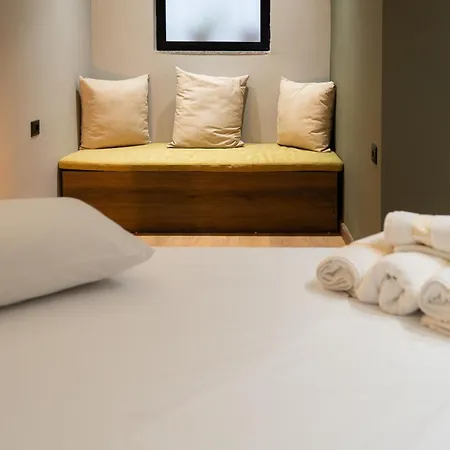 Noir Heaven - Sweet Escape * Tirana